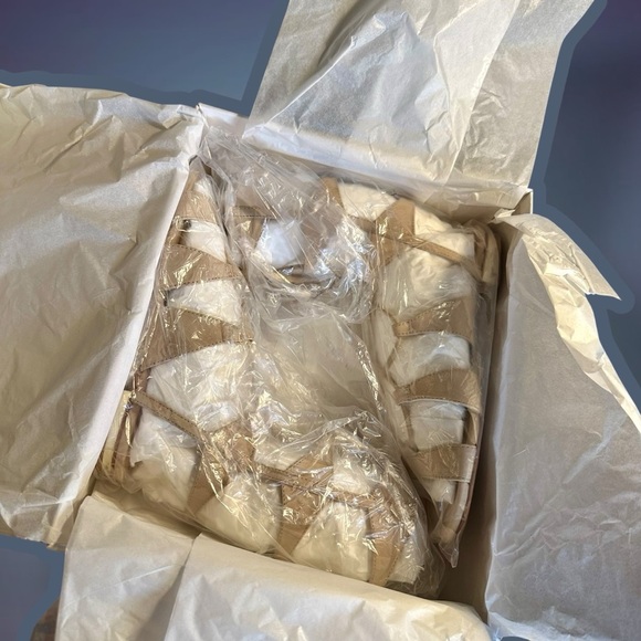 NWT SCHUTZ ‘Erlina’ Lace Up Gladiator Sandals in “Oyster” Nubuck Leather Size 6 - Picture 7 of 8